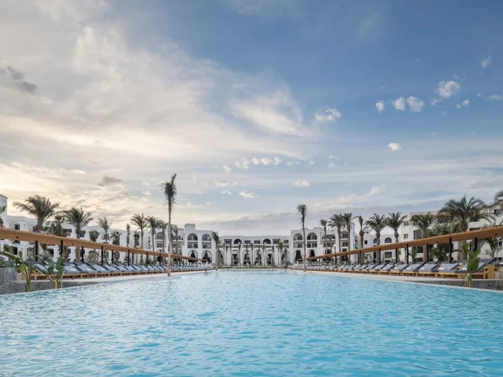 Serry Beach Resort