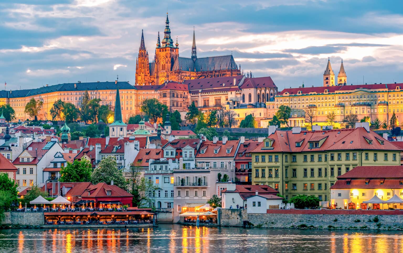PRAG ADVENT